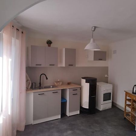 Jolie Maison De Bourg Tout Equipee 10Km D'Ambert Saint-Amant-Roche-Savine 外观 照片