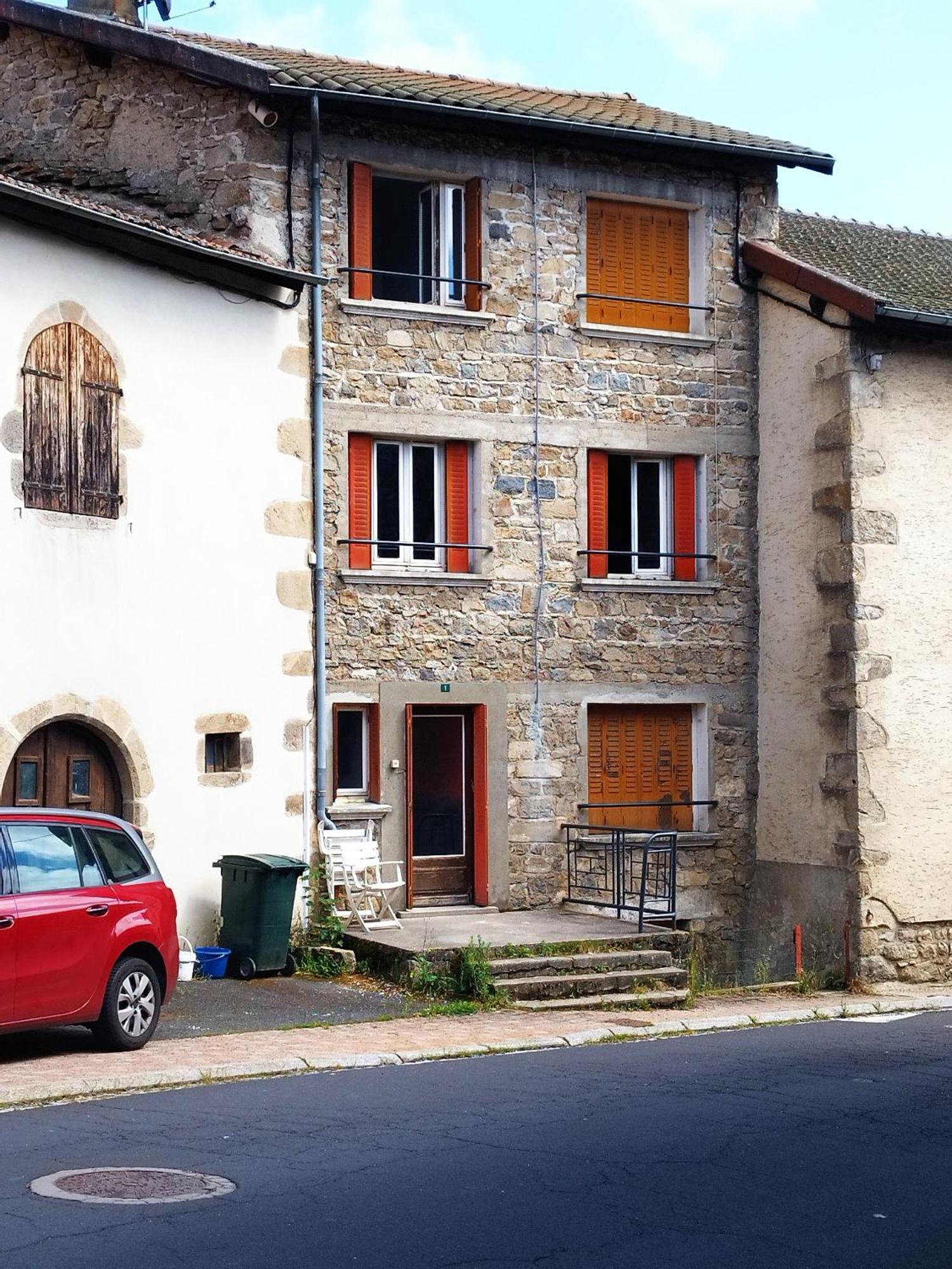 Jolie Maison De Bourg Tout Equipee 10Km D'Ambert Saint-Amant-Roche-Savine 客房 照片